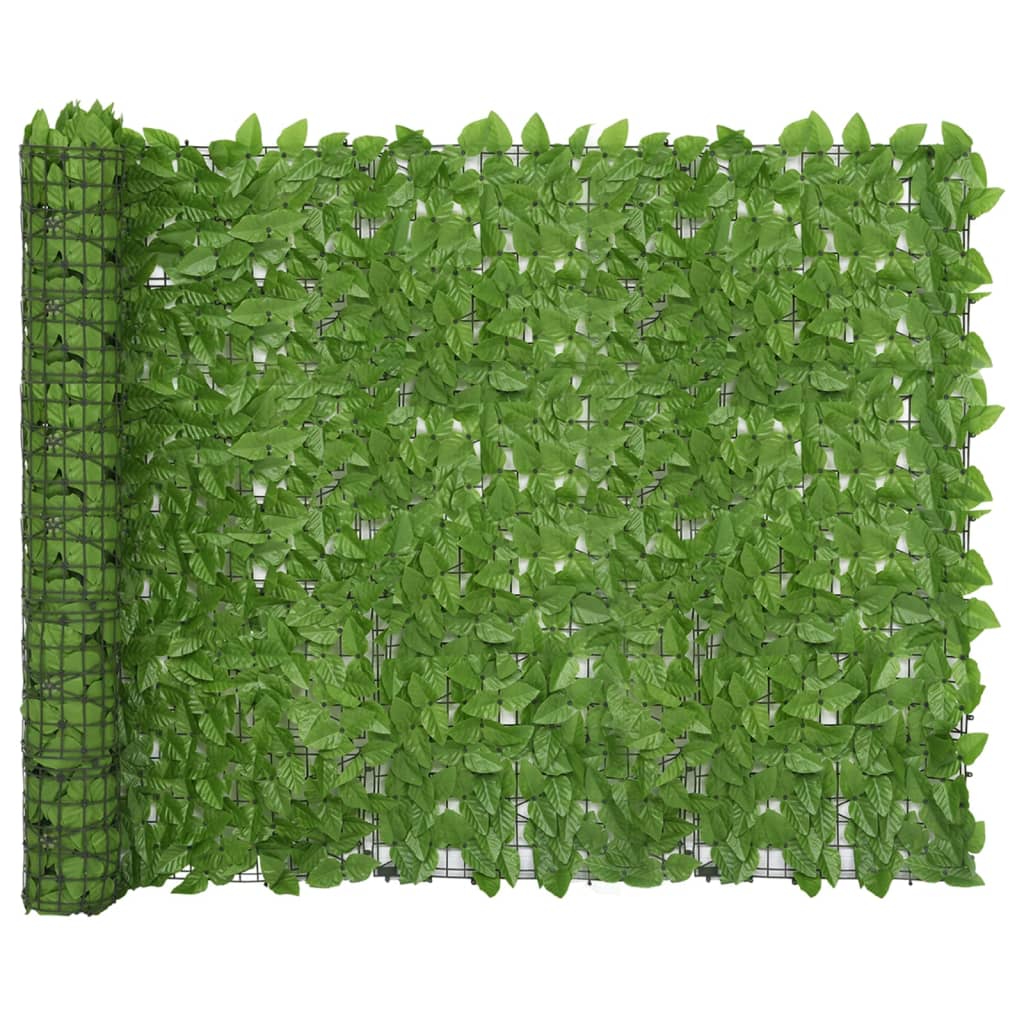 Parvekkeen suoja vihreillä lehdillä 400x150 cm - Sisustajankoti.fi