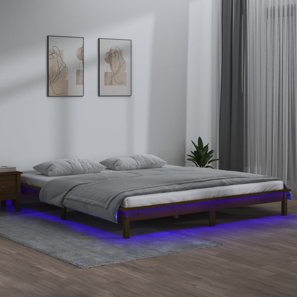 Sängynrunko LED-valoilla hunajanruskea 160x200 cm täysi puu - Sisustajankoti.fi