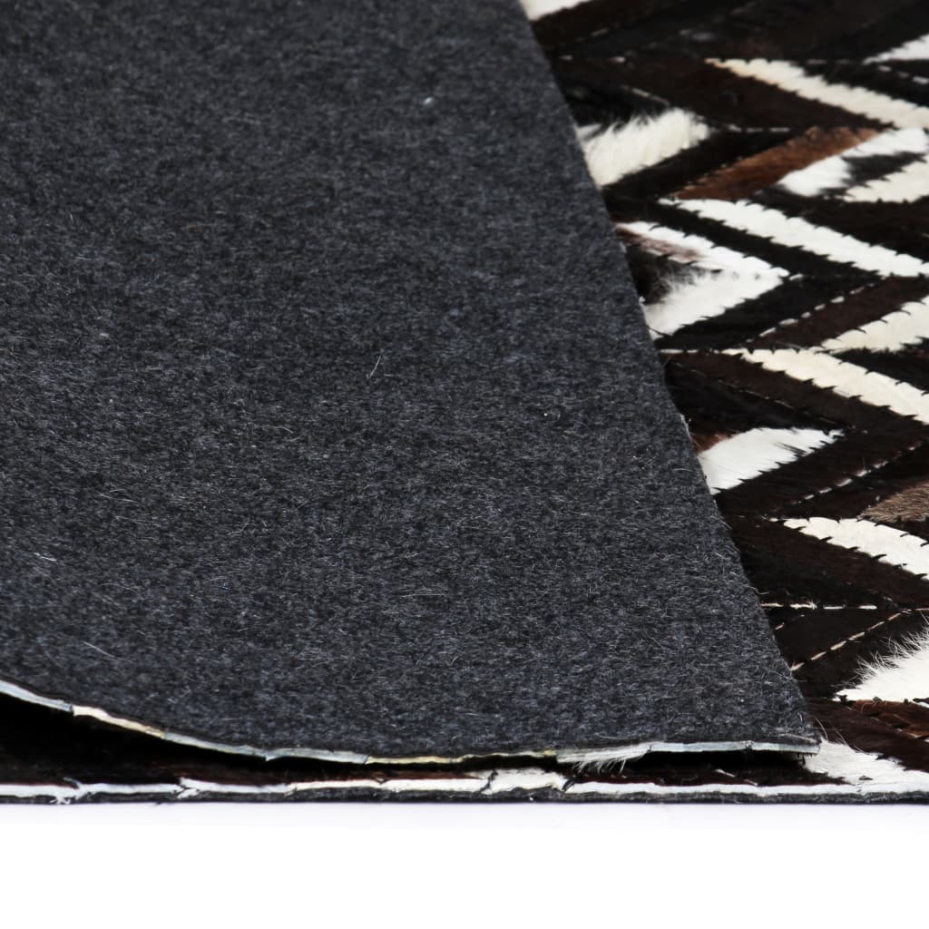 Matto aitoa nahkaa tilkkutyö 80x150 cm chevron musta/valkoinen - Sisustajankoti.fi