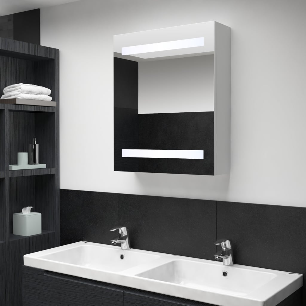 LED kylpyhuoneen peilikaappi 50x14x60 cm - Sisustajankoti.fi