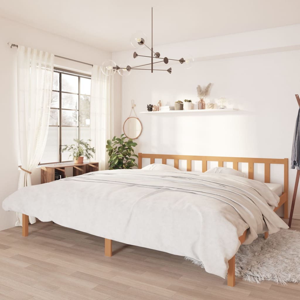 Sängynrunko hunajanruskea täysi mänty 200x200 cm - Sisustajankoti.fi
