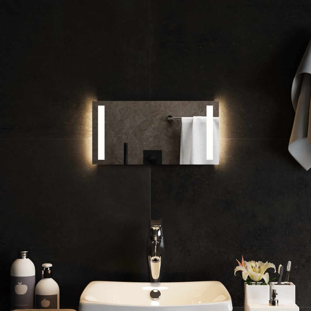 Kylpyhuoneen LED-peili 40x20 cm - Sisustajankoti.fi